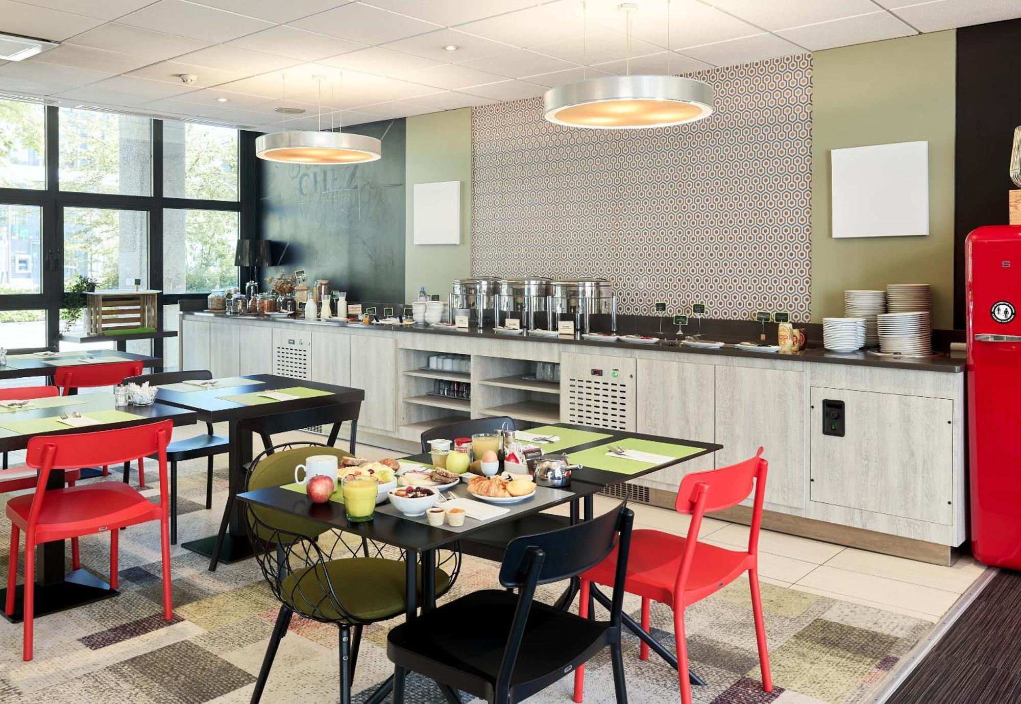 B&B Hotel Saint-Quentin-En-Yvelines Centre Gare 4 Etoiles モンティニー・ル・ブルトンヌー エクステリア 写真