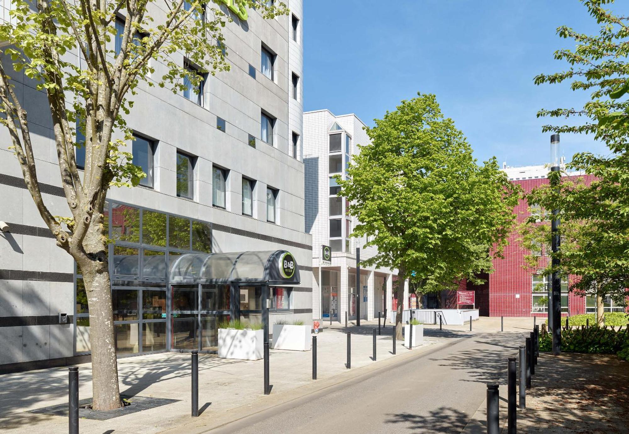 B&B Hotel Saint-Quentin-En-Yvelines Centre Gare 4 Etoiles モンティニー・ル・ブルトンヌー エクステリア 写真