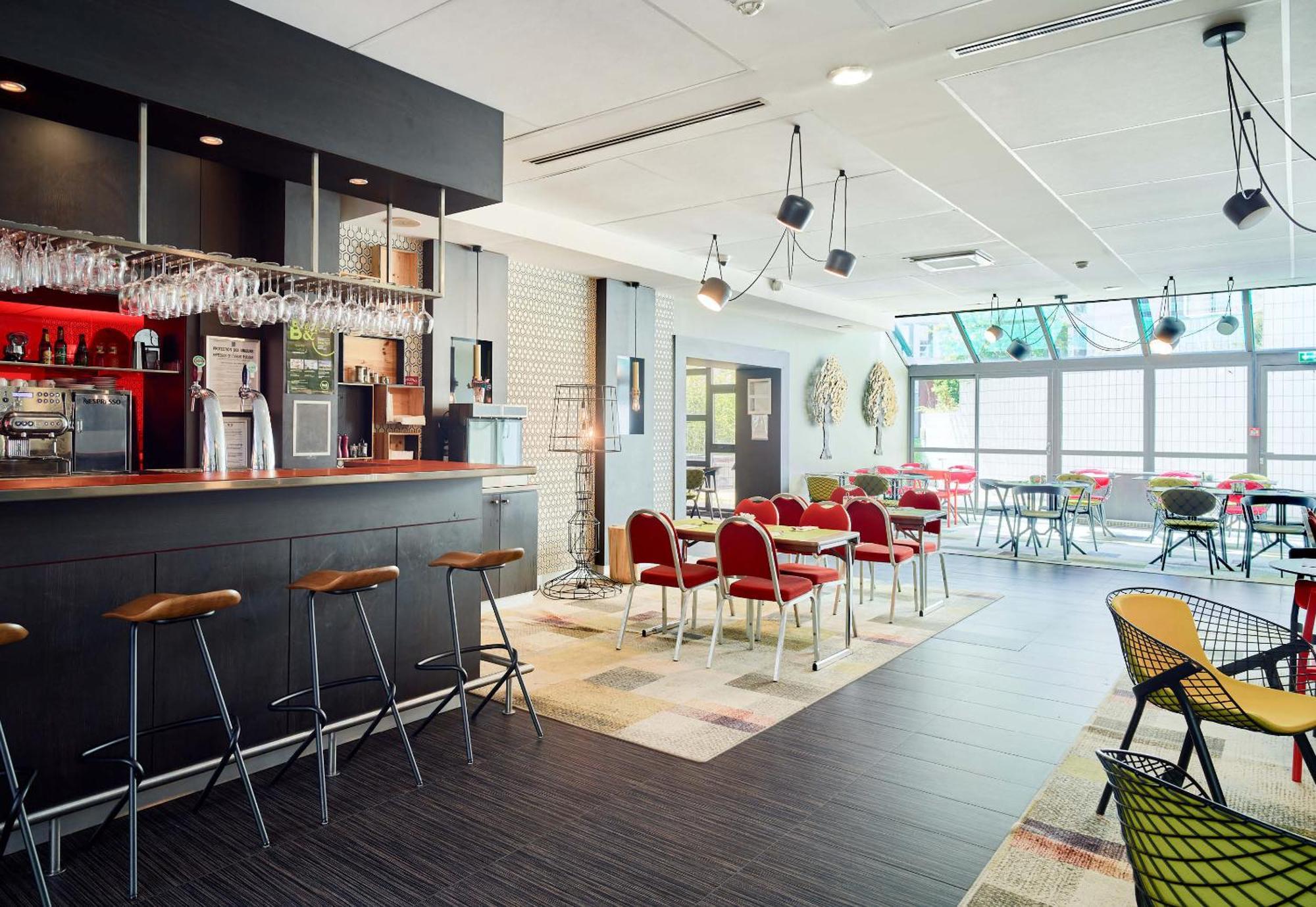 B&B Hotel Saint-Quentin-En-Yvelines Centre Gare 4 Etoiles モンティニー・ル・ブルトンヌー エクステリア 写真