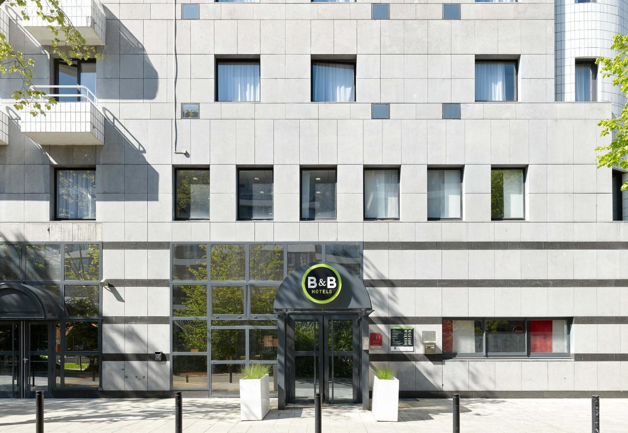 B&B Hotel Saint-Quentin-En-Yvelines Centre Gare 4 Etoiles モンティニー・ル・ブルトンヌー エクステリア 写真